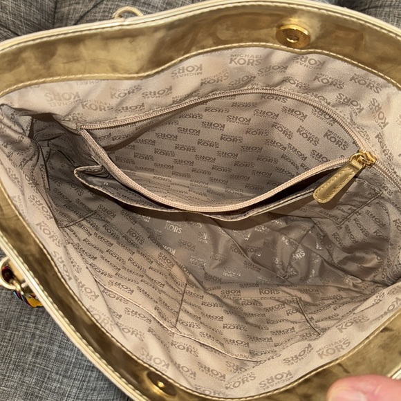 Michael Kors Bag Jet Set Metallic Gold Tote - Picture 13 of 17